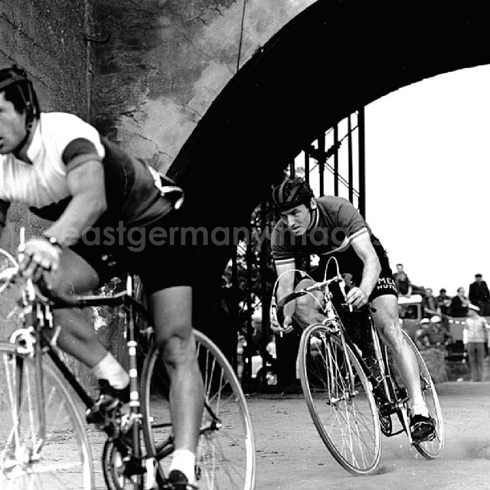 GDR photo archive: - 18.05.1967 9. Etappe Leipzig-Halle/ Einzelzeitfahren 4