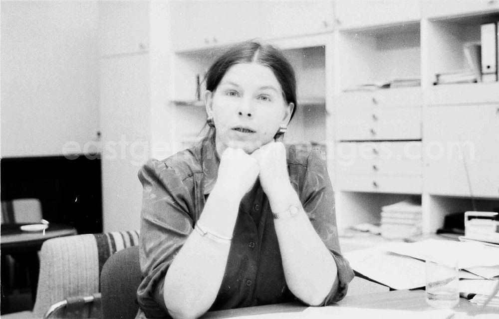 GDR image archive: Berlin - Eva Kunz, Gleichberechtigungsbeauftragte des Magistrats 30.07.9