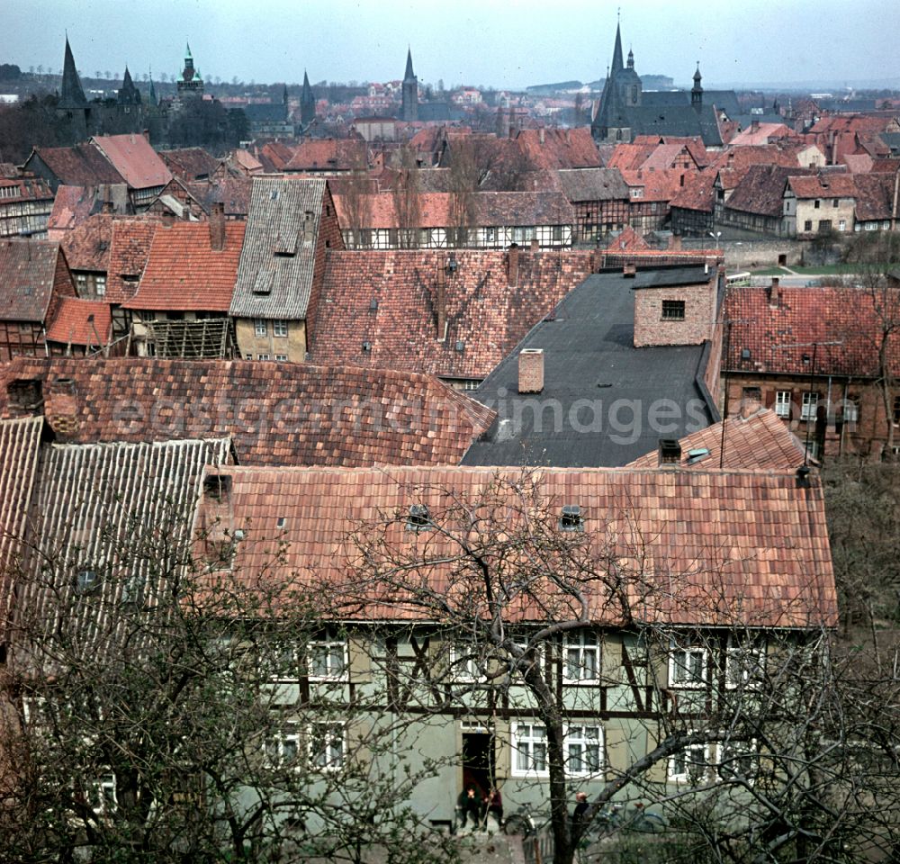 GDR picture archive: Quedlinburg - Half-timbered facades and building fronts in the old town centre in Quedlinburg, Saxony-Anhalt in the area of the former GDR, German Democratic Republic