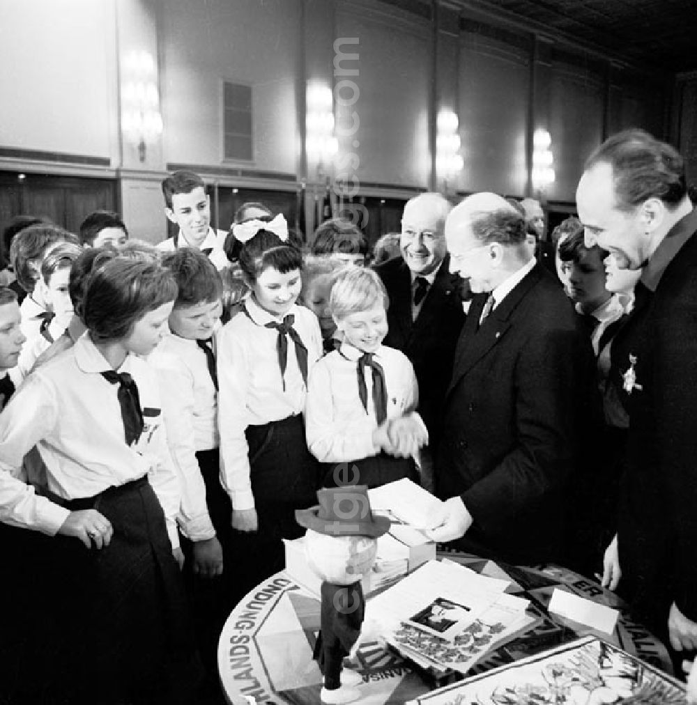 GDR photo archive: Berlin - 19.04.1966 Festveranbstaltung zum 2