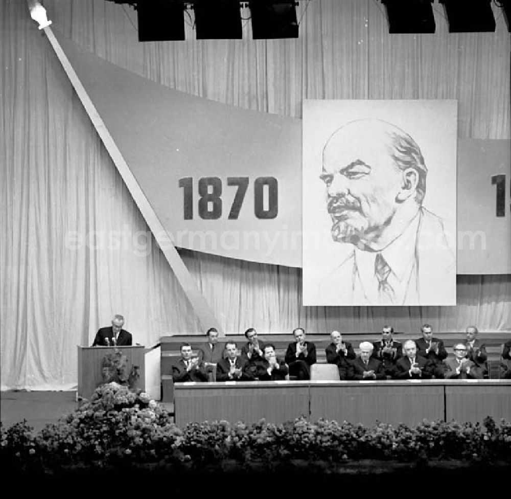 GDR photo archive: Berlin - Paul Verner als Redner auf der Festveranstaltung zum 99. Geburtstag Lenins.