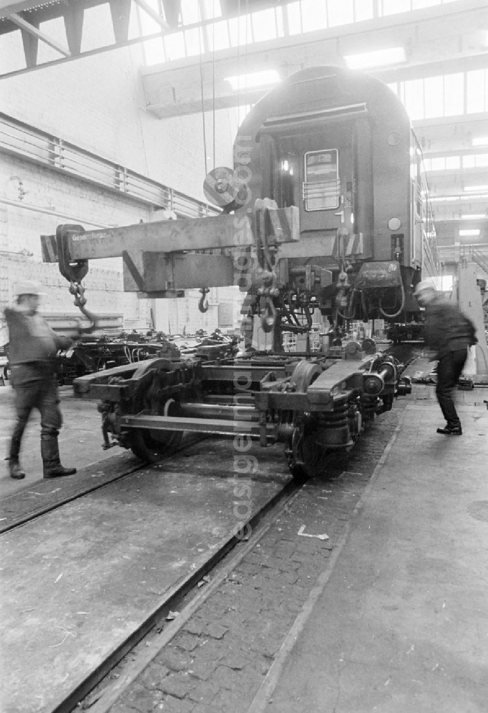 Berlin: Workplace in the research facility Institut fuer Schienenfahrzeuge on street Adlergestell in the district Bohnsdorf in Berlin Eastberlin on the territory of the former GDR, German Democratic Republic