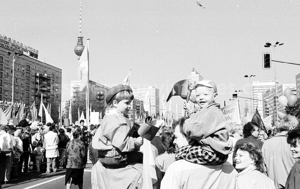 Berlin-Mitte: Demo. zum 1. Mai- Tag 01.