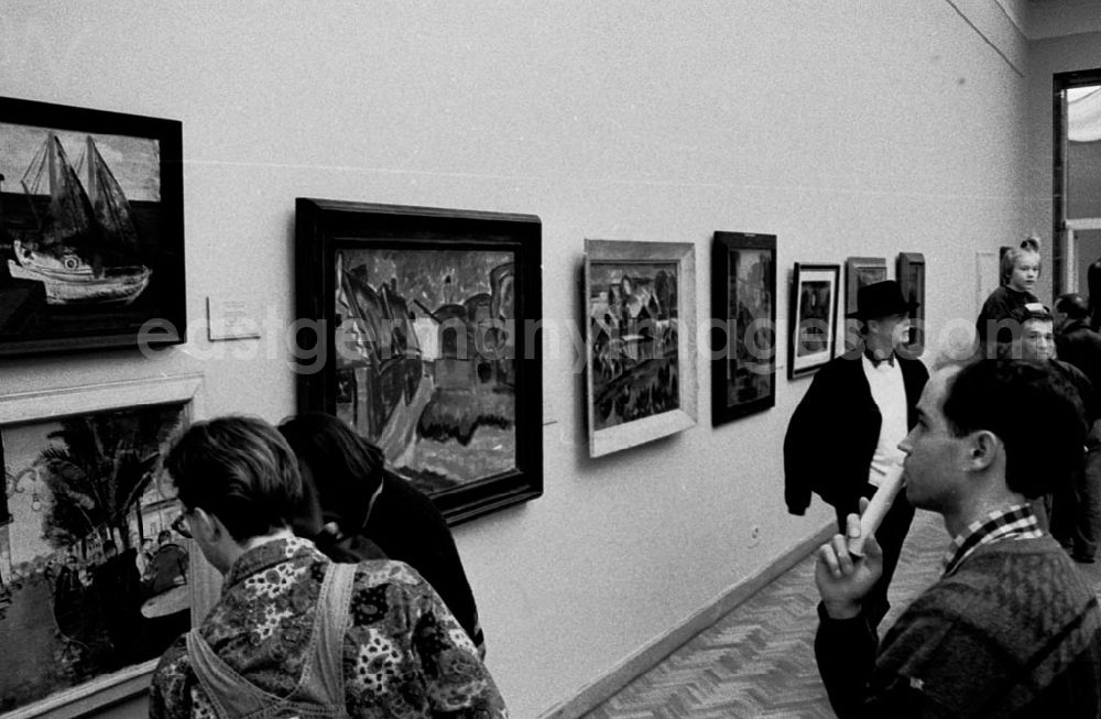 GDR photo archive: Berlin - In der Ausstellung Entartete Kunst 7.