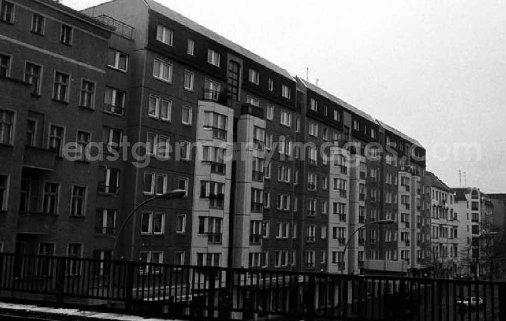 Berlin-Friedrichshain: 15.12.1986 Frankfurter Allee vom S-Bahnhof Frankfurter Tor bis - Allee Umschlagnr.: 1367