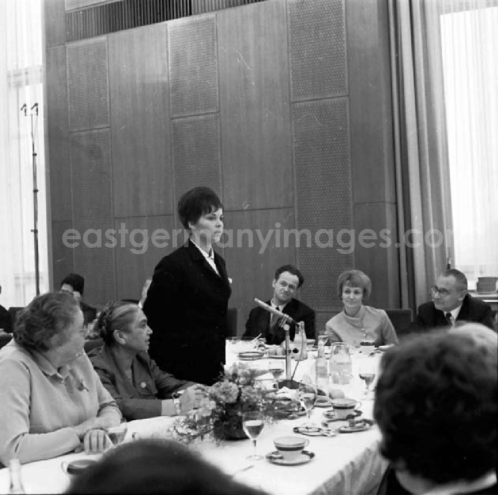 Berlin: Frauenempfang im Staatsrat mit Erich Honecker