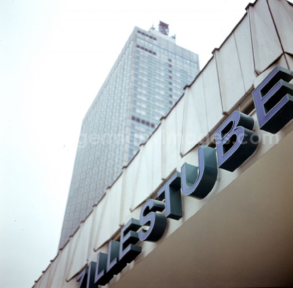 GDR image archive: Berlin - Restaurant and tavern Zillestube on place Alexanderplatz in the district Mitte in Berlin Eastberlin on the territory of the former GDR, German Democratic Republic