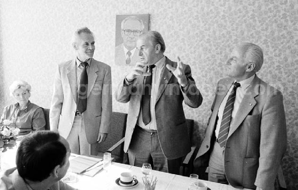 GDR photo archive: - 24.09.1986 60. Geburtstag von Horst Järnecke Umschlagnr.: 1