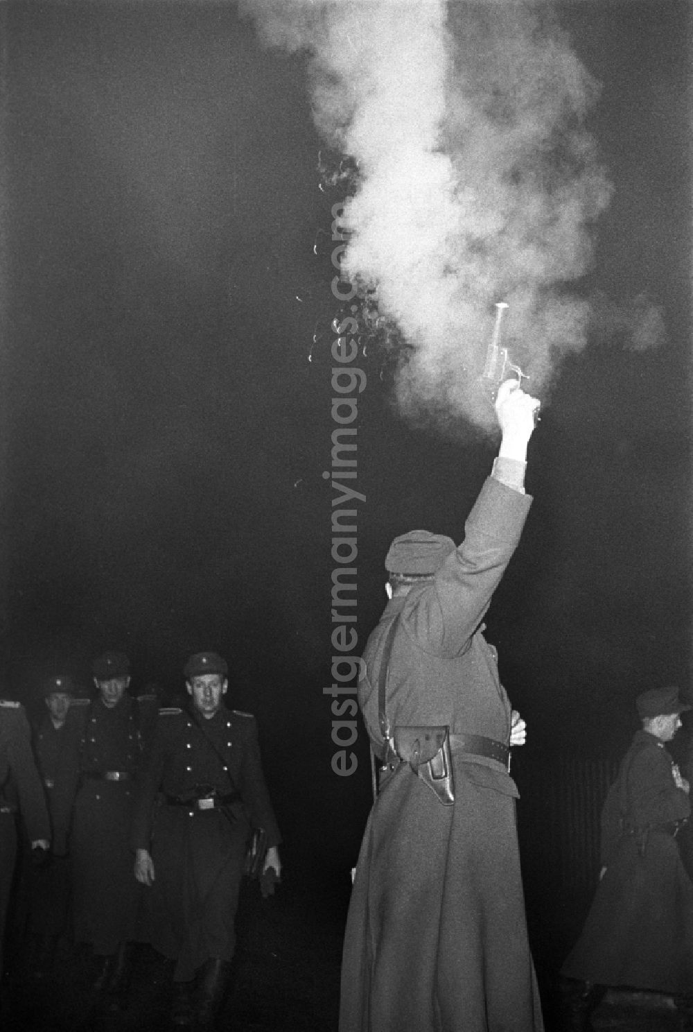 GDR picture archive: Hötensleben - Border police of the GDR during an exercise near Hoetensleben, Saxony-Anhalt in the territory of the former GDR, German Democratic Republic