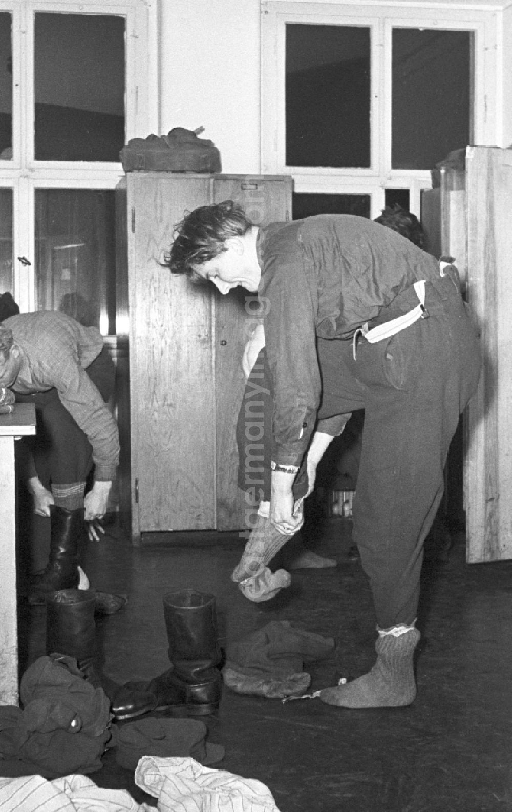 GDR picture archive: Hötensleben - Border police of the GDR during an exercise near Hoetensleben, Saxony-Anhalt in the territory of the former GDR, German Democratic Republic