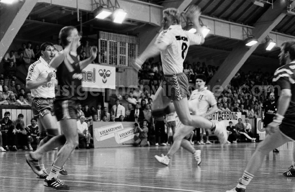 GDR picture archive: - Handball: Magdeburg - Gummersbach Umschlagnummer: 7527