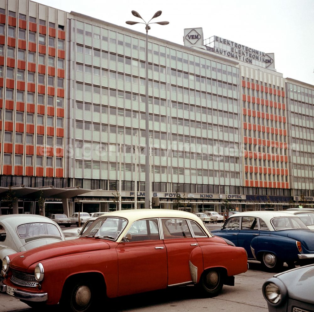 Berlin: House of the Electrical Industry at Alexanderplatz in the Mitte district of Berlin East Berlin in the area of the former GDR, German Democratic Republic