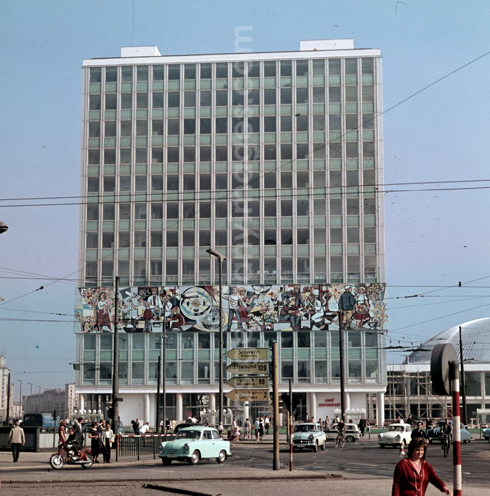 Berlin: House of the Teacher at Alexanderplatz in the Mitte district of Berlin East Berlin in the area of the former GDR, German Democratic Republic