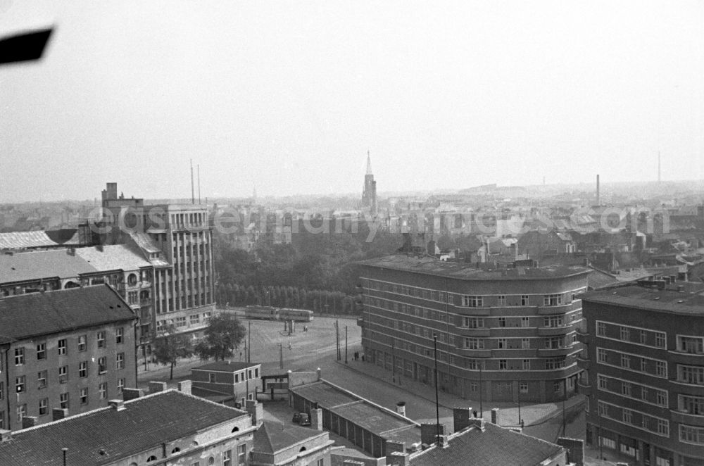 GDR image archive: Berlin - House of the Central Committee of the SED (House of Unity) on Wilhelm-Pieck-Strasse in Berlin East Berlin in the territory of the former GDR, German Democratic Republic