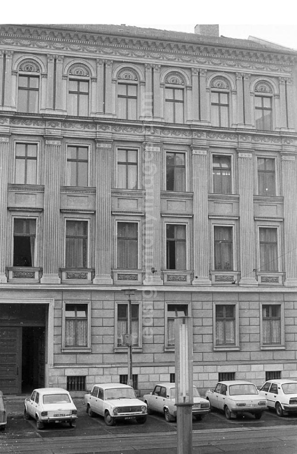 GDR picture archive: Berlin - 5.11.1986 Hegelhaus am Kupfergraben Berlin - Mitte Umschlagnr.:12