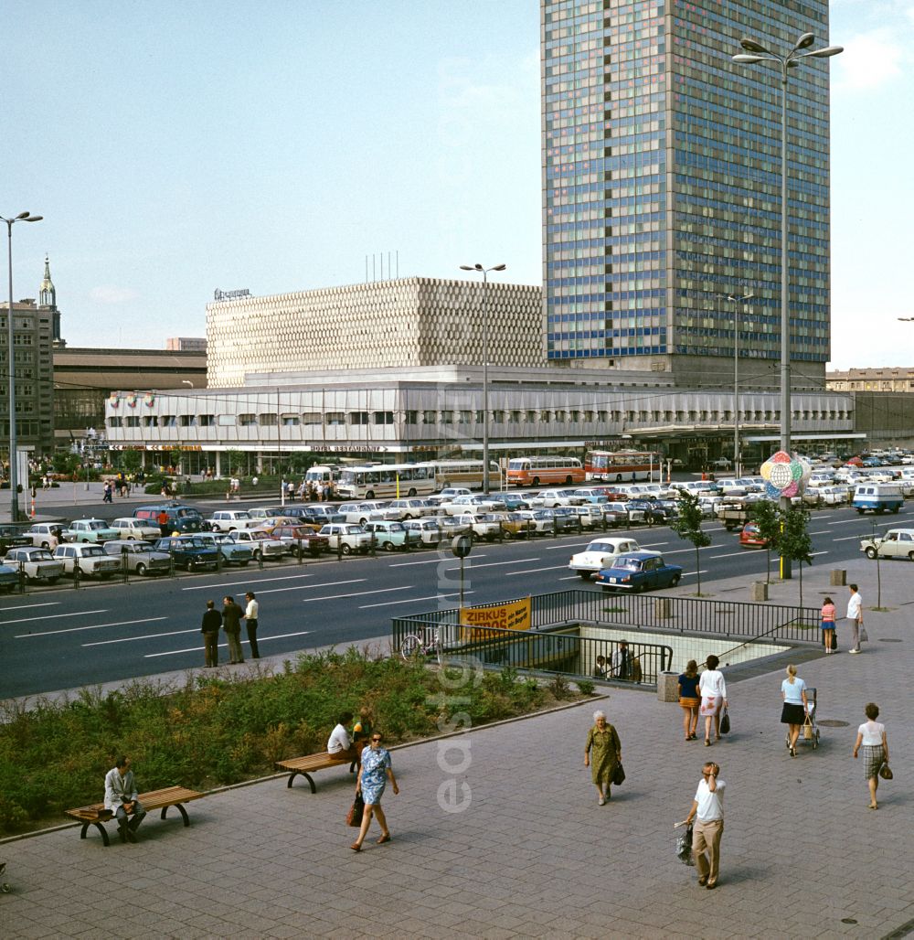 GDR image archive: Berlin - Hotel building Hotel Stadt Berlin in the Mitte district of Berlin East Berlin on the territory of the former GDR, German Democratic Republic