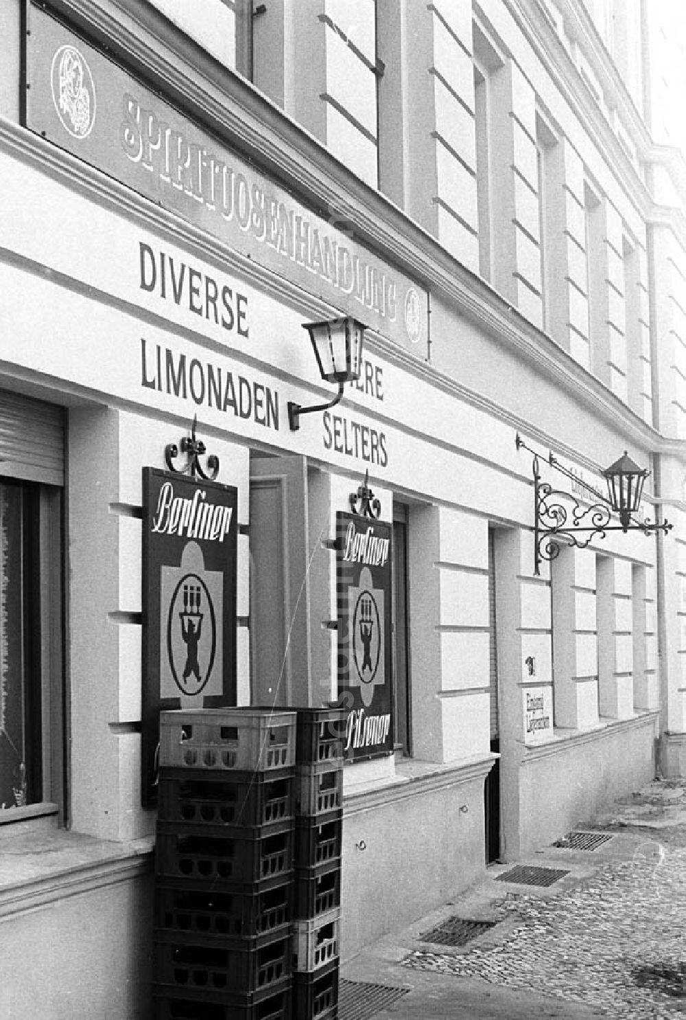 GDR image archive: Berlin - 7.11.1986 Husemannstraße / Kollwitz Platz Berlin Umschlagnr.:1212