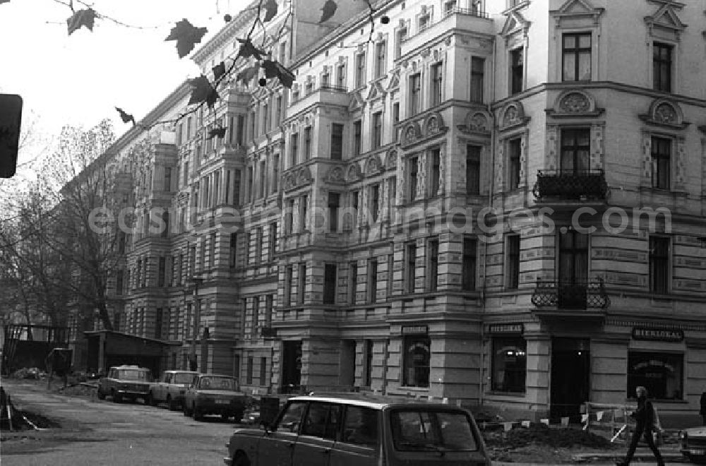 GDR photo archive: Berlin - 7.11.1986 Husemannstraße / Kollwitz Platz Berlin Umschlagnr.:1212