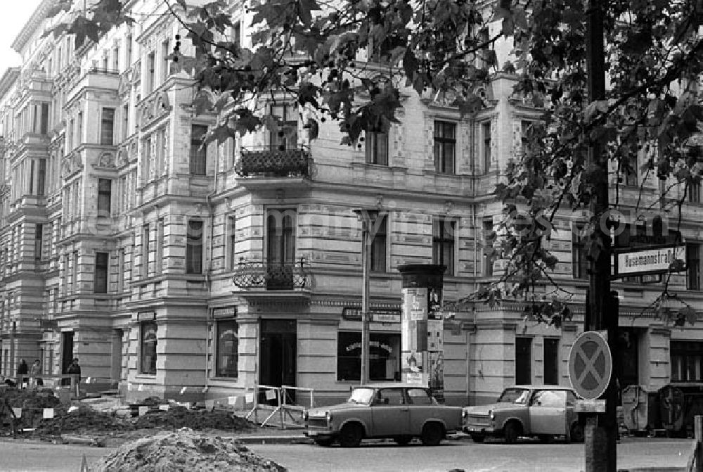 GDR picture archive: Berlin - 7.11.1986 Husemannstraße / Kollwitz Platz Berlin Umschlagnr.:1212