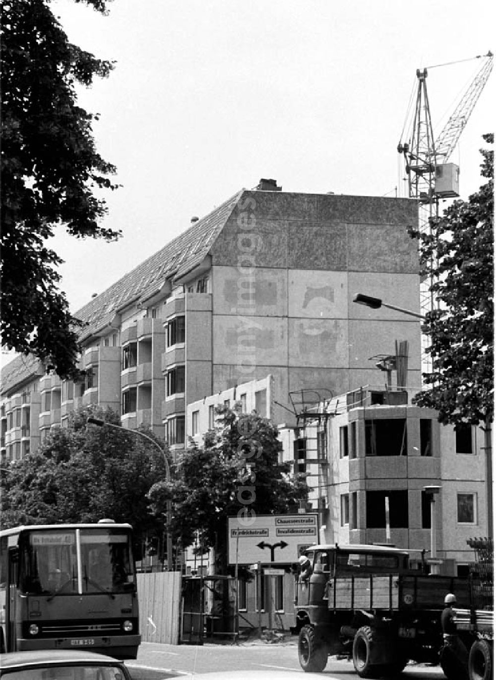 GDR image archive: Berlin - 10.07.1986 Innerstädtischer Wohnungsbau Wilhelm-Pieck-Strasse Umschlagnr.: 81