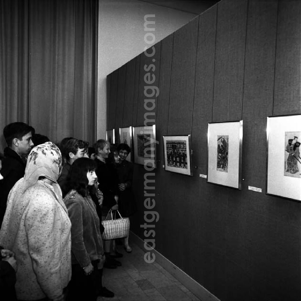 GDR photo archive: Berlin - Japanausstellung (Ukiyo) im alten Museum von Berlin.