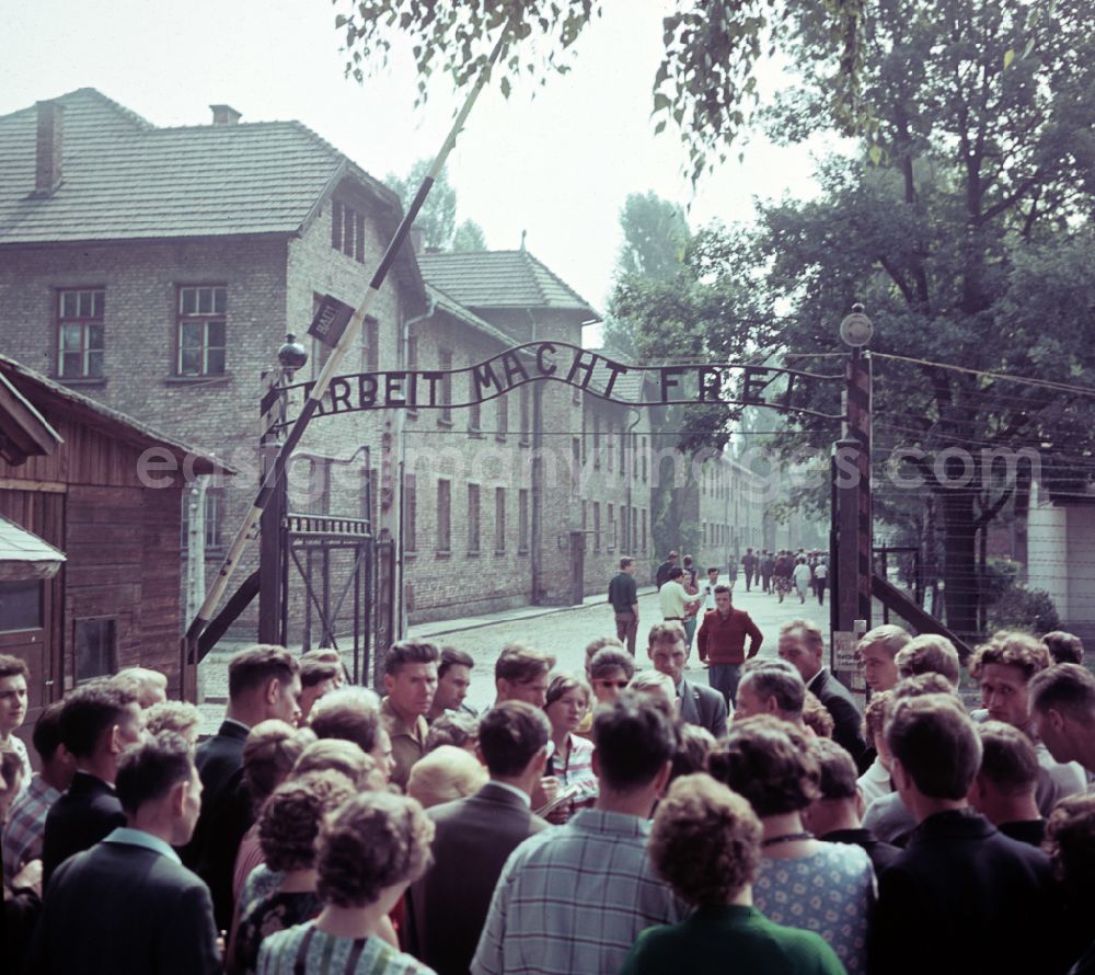 GDR image archive: Oswiecim - Auschwitz - Facades of the remaining buildings of the concentration camp visitors and tourists warn against forgetting in Oswiecim - Auschwitz in Poland