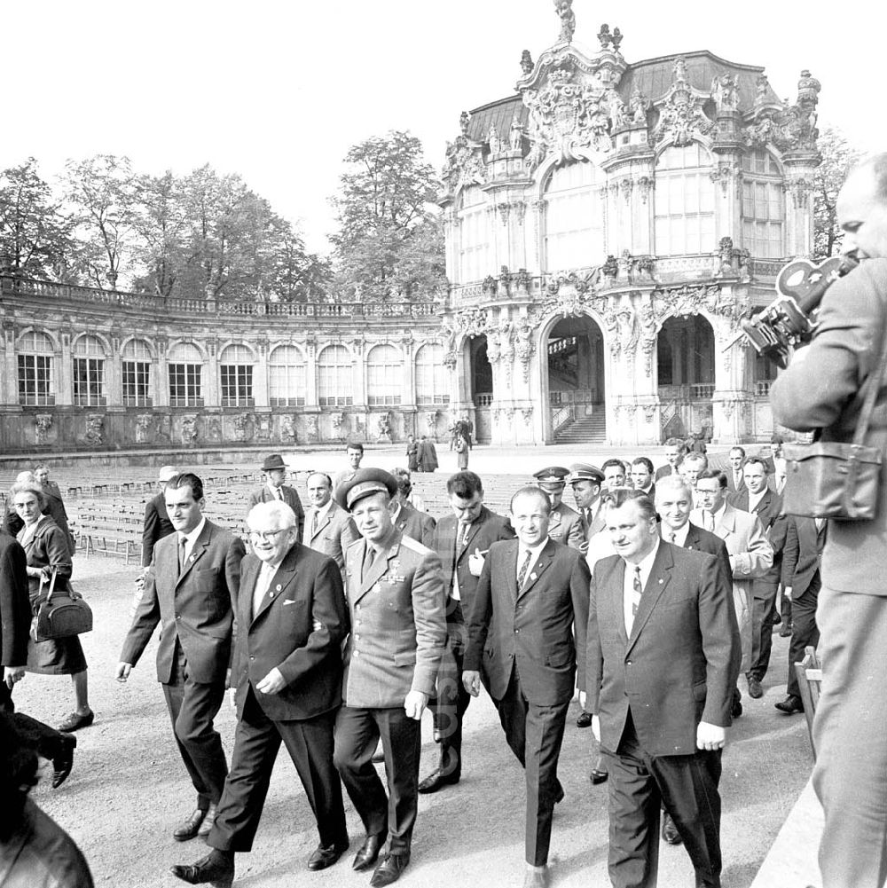 GDR picture archive: Dresden - Umschlagsnr.: 1965-16