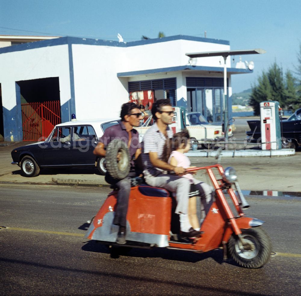 GDR image archive: Matanzas - Straßenszene in Matanzas - Kuba. Street scene in Matanzas - Cuba.
