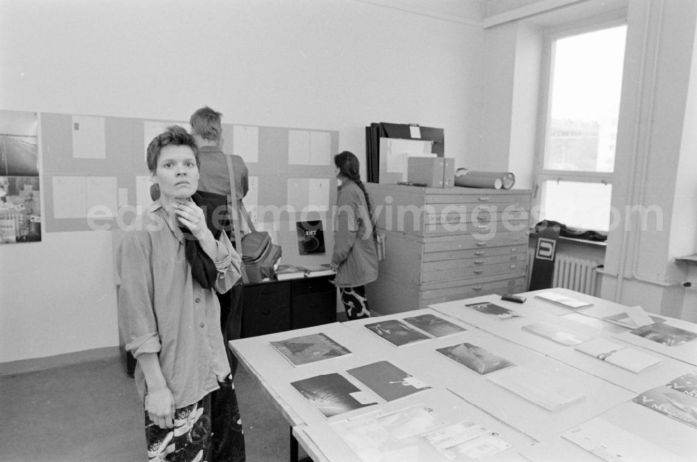 Berlin: Berlin-Weissensee Art Academy, East Berlin in the territory of the former GDR, German Democratic Republic. Graphic exhibition in the auditorium