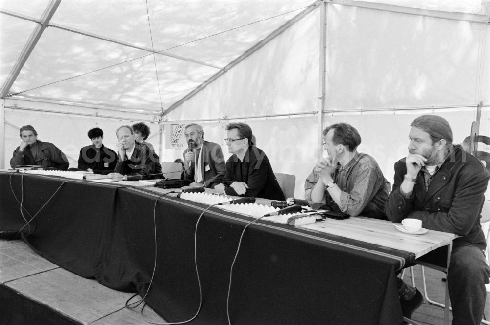 Berlin: Art Academy Berlin-Weissensee East Berlin on the territory of the former GDR, German Democratic Republic. Participants sit in the tent during the architect's colloquium