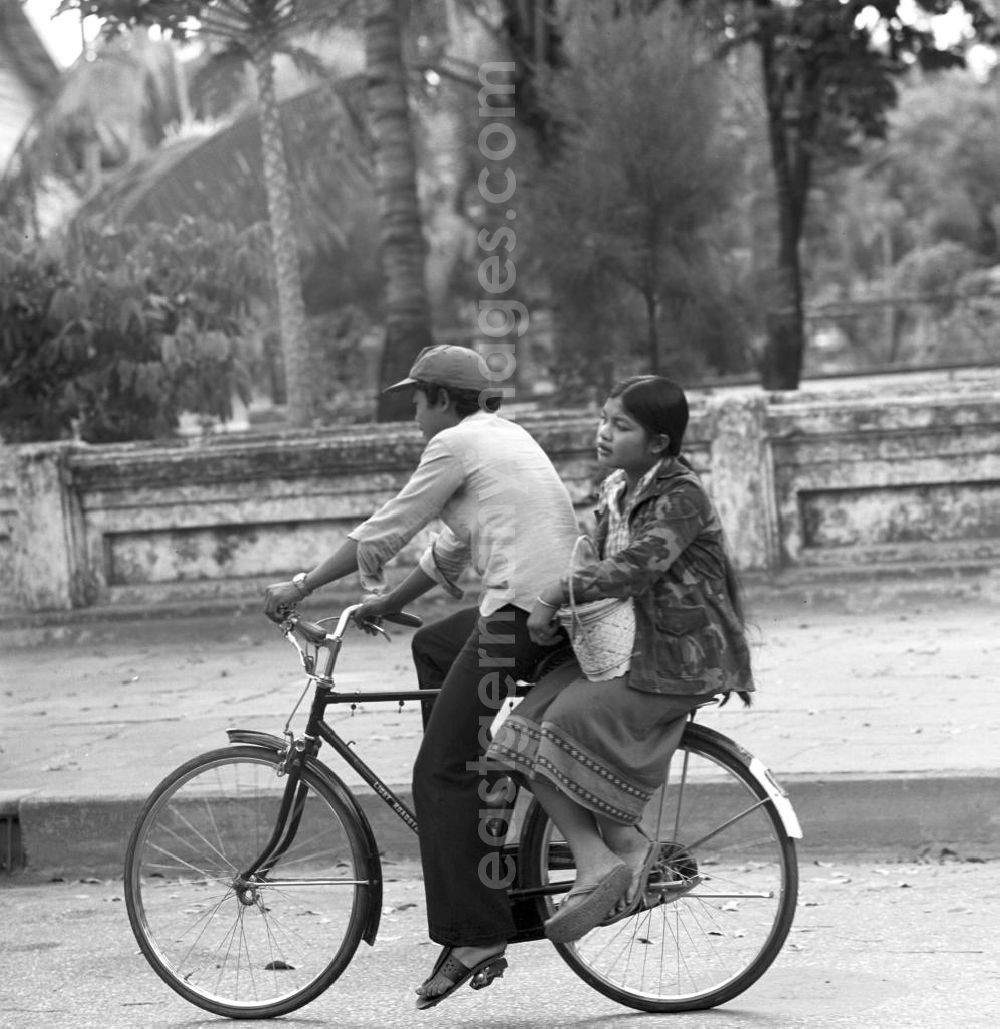 Vientiane: Straßenszene in Vientiane, der Hauptstadt der Demokratischen Volksrepublik Laos.