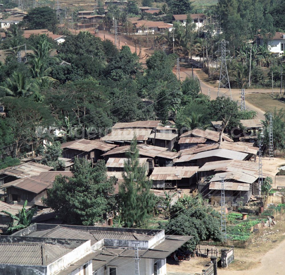 GDR photo archive: Vientiane - Blick auf Vientiane, die Hauptstadt der Demokratischen Volksrepublik Laos, vom Turm des Patuxai, dem vientianischen Triumphbogen, auch Victory Gate genannt.