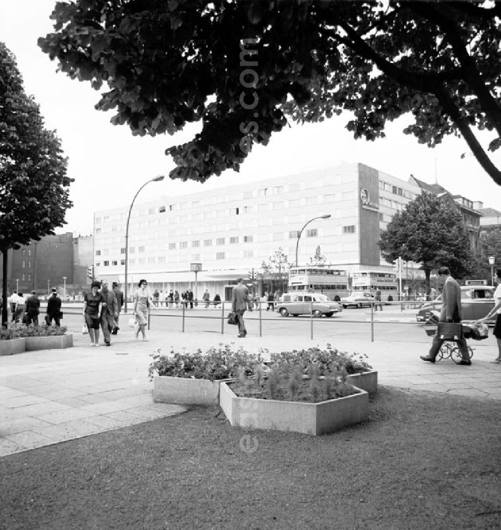 GDR picture archive: Berlin - 09.