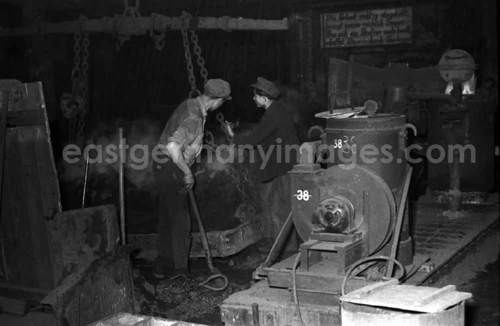 GDR image archive: Bautzen - Everyday work in the Association of State-Owned Locomotive and Wagon Construction Enterprises (VVB LOWA) in Bautzen, Saxony in the territory of the former GDR, German Democratic Republic