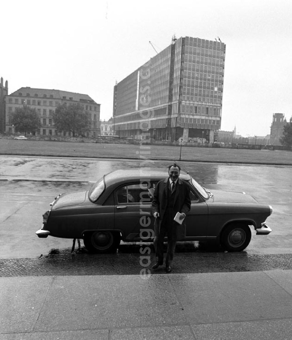 GDR image archive: Berlin - Mai 1966 Gespräche zwischen Vertretern der SED (Sozialistische Einheitspartei Deutschlands) und SPD (Sozialistische Partei Deutschlands).