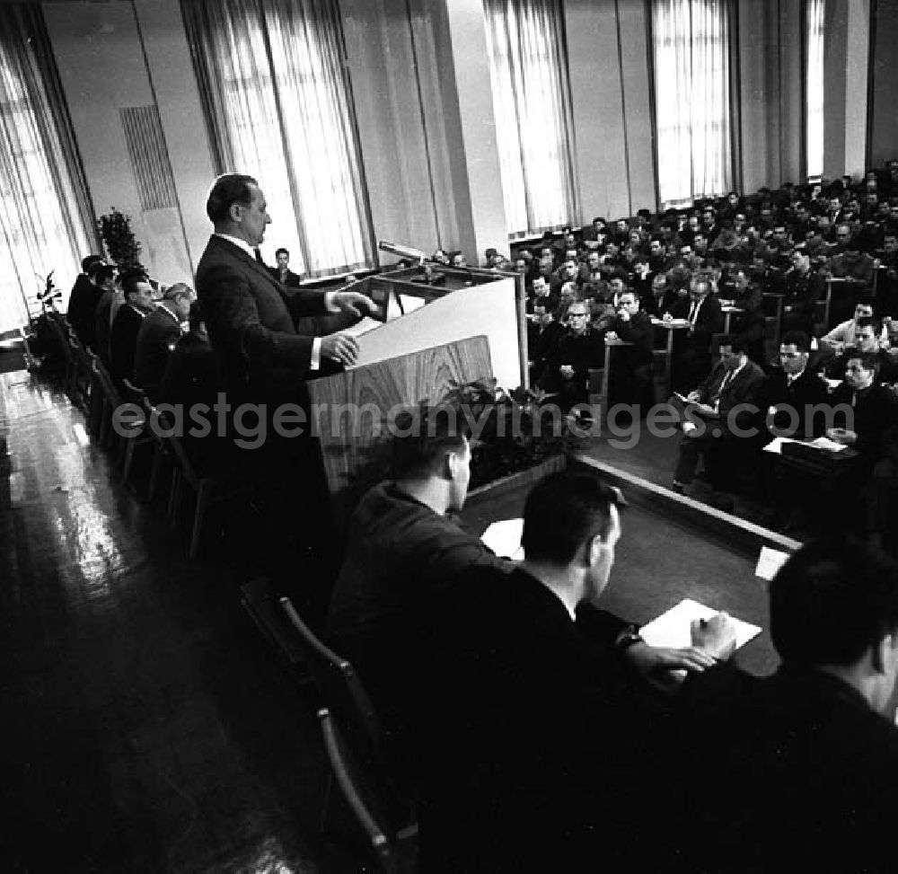 GDR image archive: Berlin - Mai 1966 Honecker spricht im Auditorium der Humbold Universität