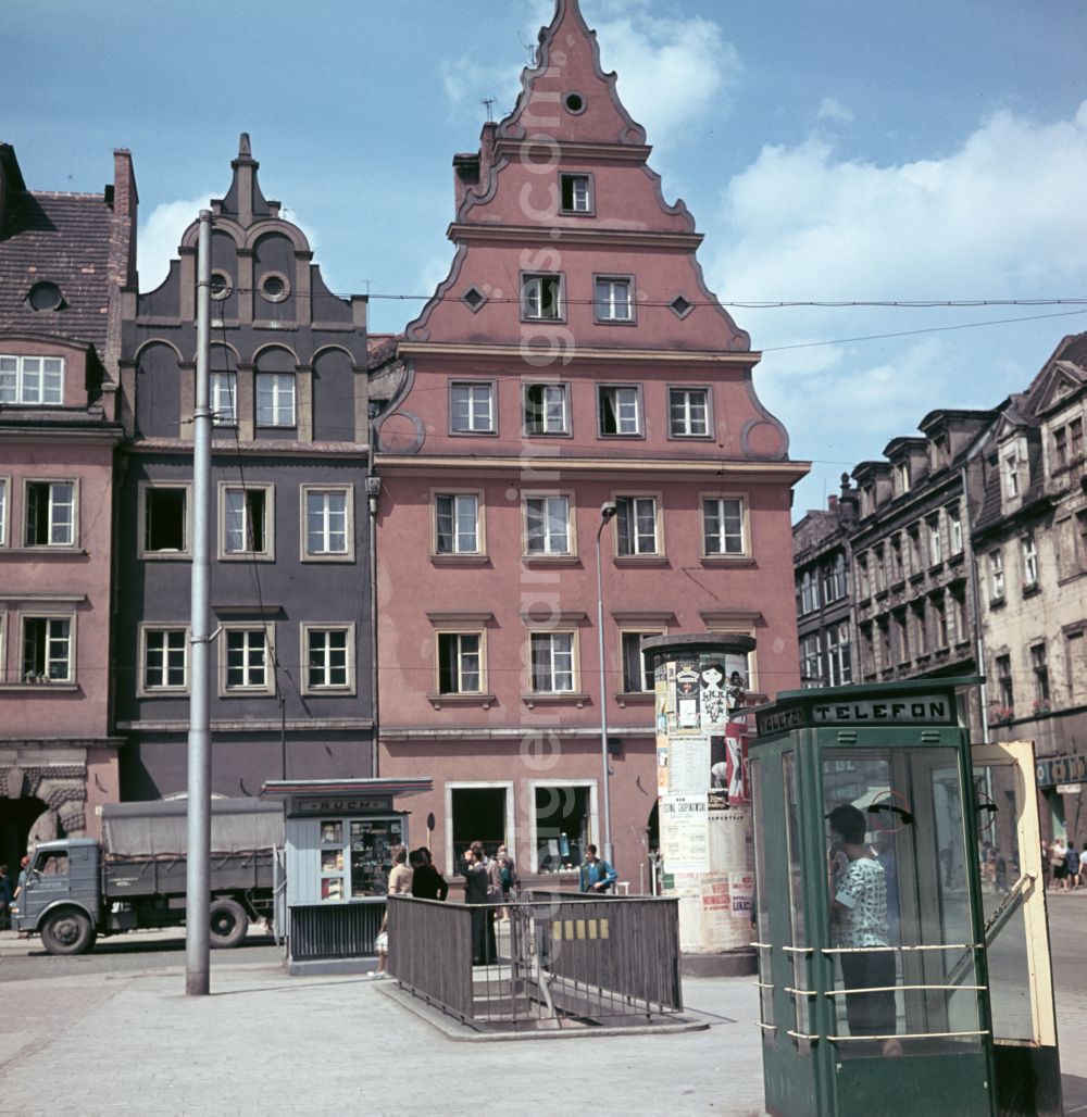 GDR image archive: Wroclaw - Breslau - Market square in Wroclaw - Breslau in Poland