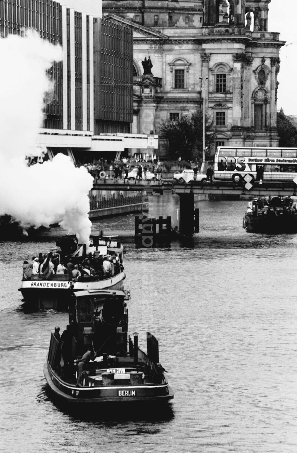 GDR image archive: Berlin-Mitte - Mitte - Berlin Dampfschiffparade 09.09.9