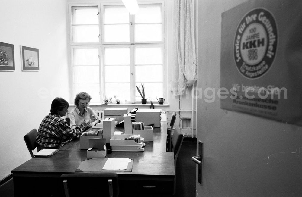 Berlin-Mitte: Mitte - Berlin 1. Kaufmännische Krankenkasse in Ostberlin, Littenstr. 12.09.9