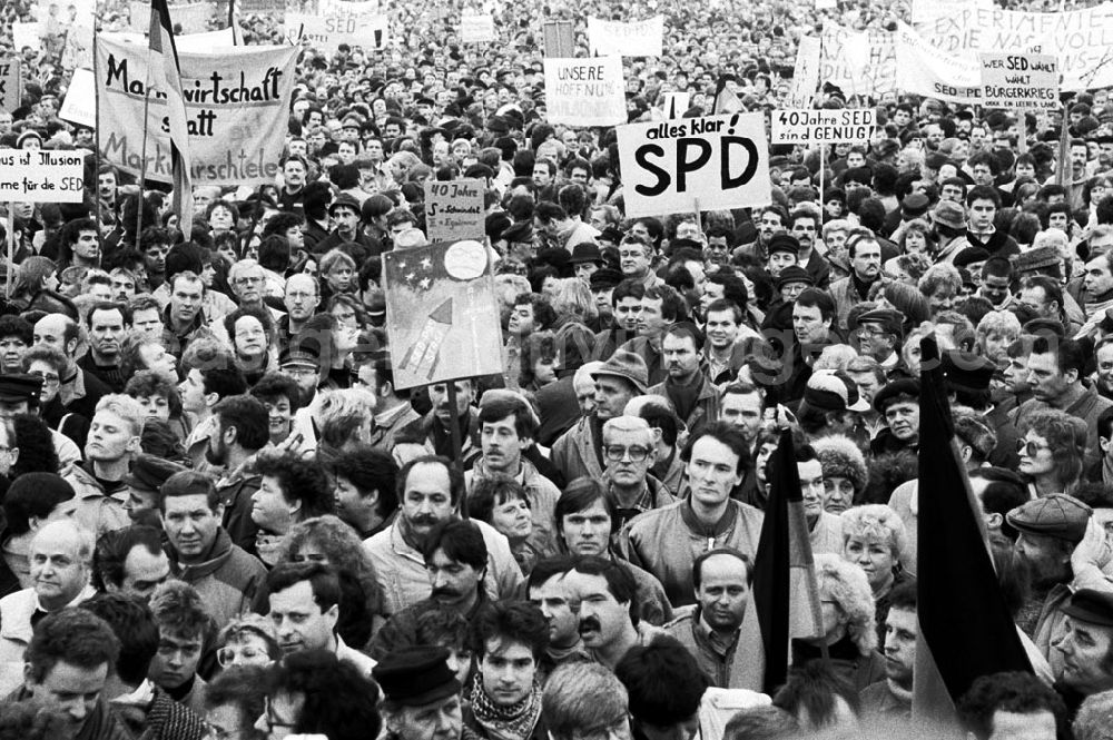 Berlin-Mitte: Mitte-Berlin SPD-Demo auf dem Alex 14.01.9