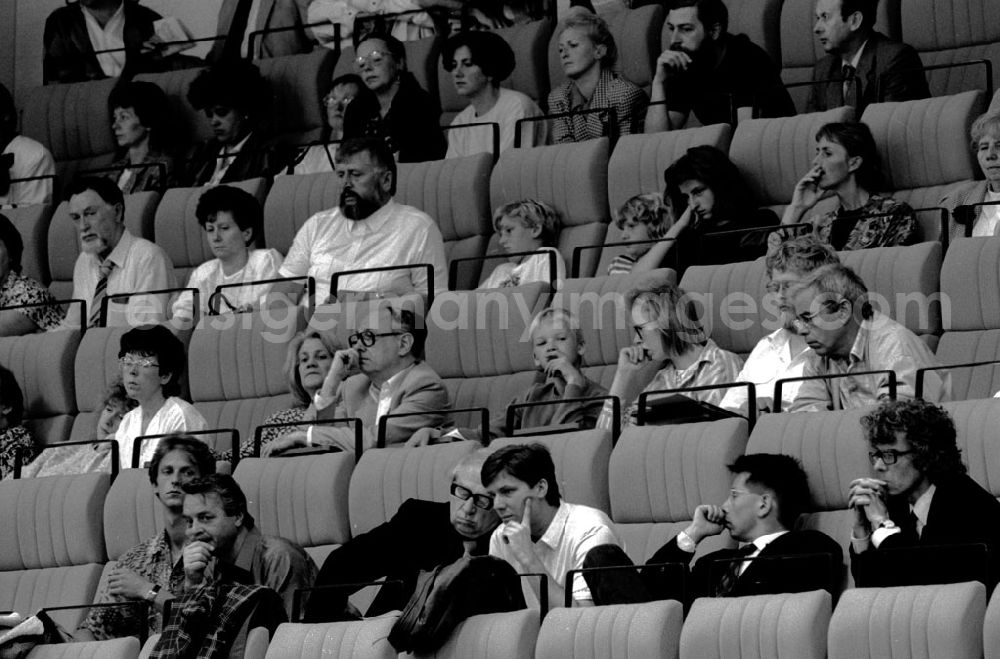 Berlin-Mitte: Mitte - Berlin Volkskammertagung, Gregor Gysi 23.07.9