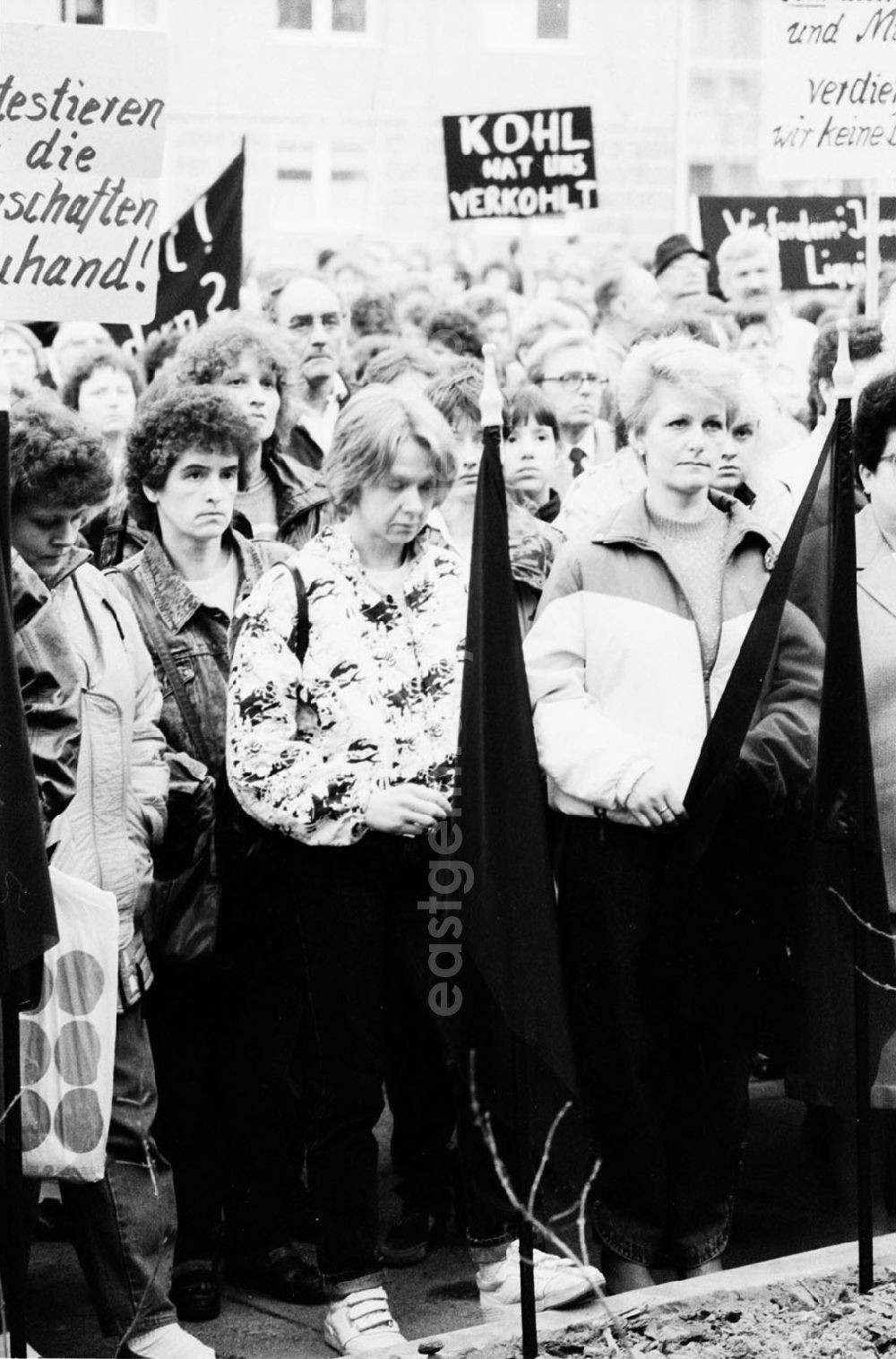 GDR photo archive: - Montagsdemo in Cottbus Umschlagnummer: 7284