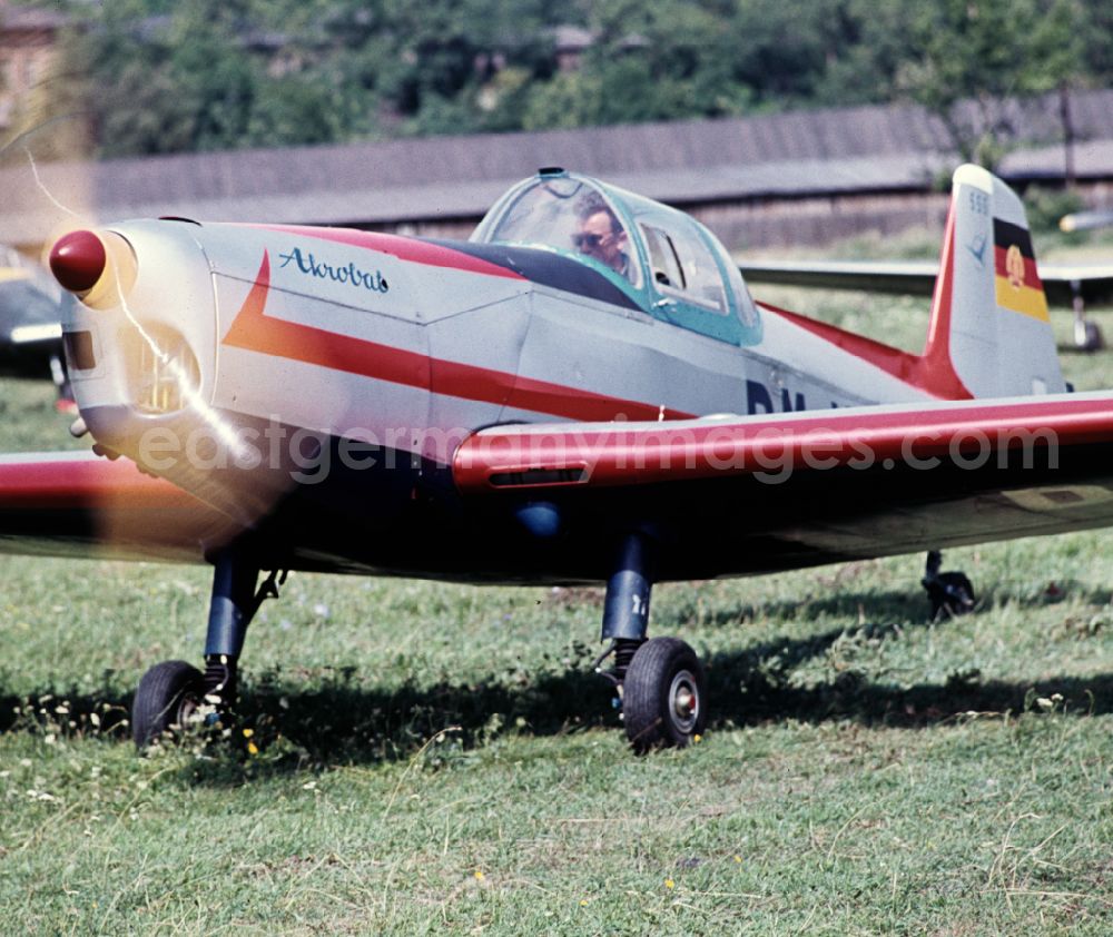 GDR image archive: Oppin - Training and motor aircraft of the typeZlin 526 Akrobat in Oppin, Saxony-Anhalt on the territory of the former GDR, German Democratic Republic