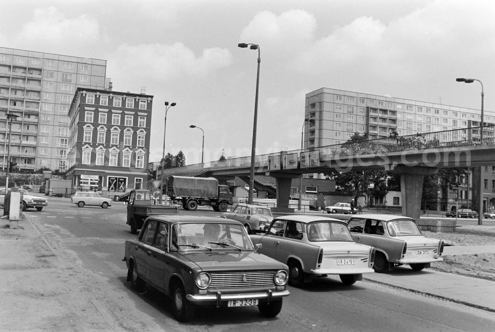 GDR photo archive: Berlin - Passenger Cars - Motor Vehicles in Road Traffic of the Lada and Trabant type on street Strasse der Befreiung in the district Lichtenberg in Berlin Eastberlin on the territory of the former GDR, German Democratic Republic