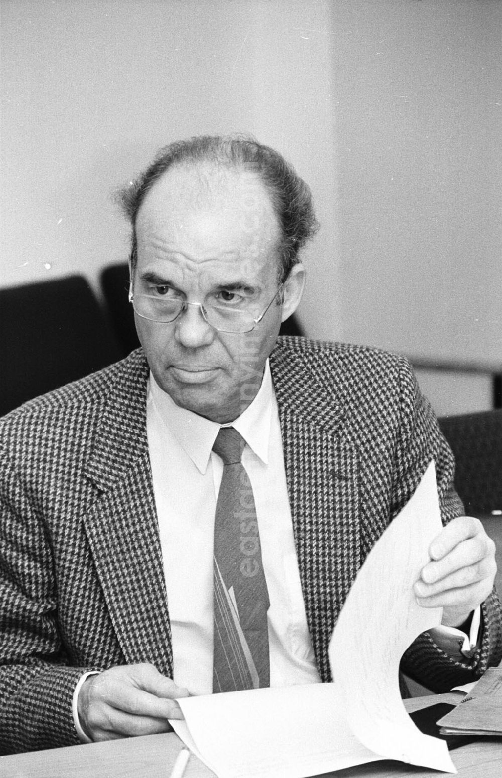 GDR picture archive: unbekannt - Porträt Dr. Wolfgang Bernhardt 12.12.9