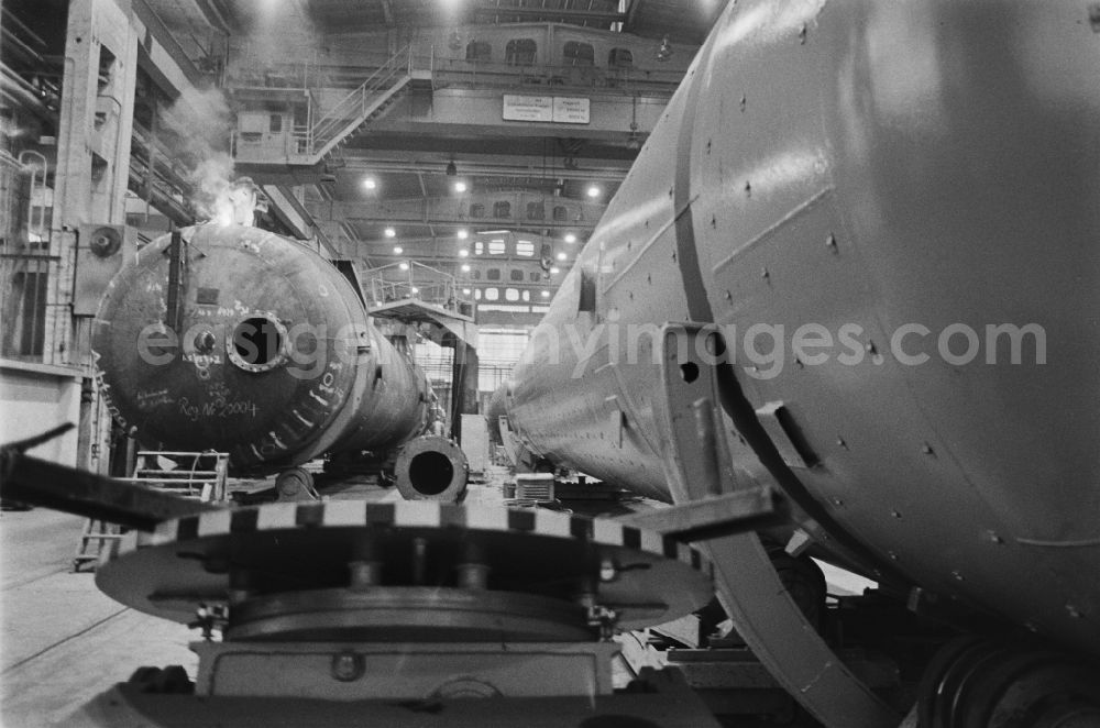 Chemnitz - Karl-Marx-Stadt: Workplace and factory equipment in the VEB machine tool combine Fritz Heckert, for the production of heat exchangers and large power plants in Chemnitz - Karl-Marx-Stadt, Saxony in the area of the former GDR, German Democratic Republic