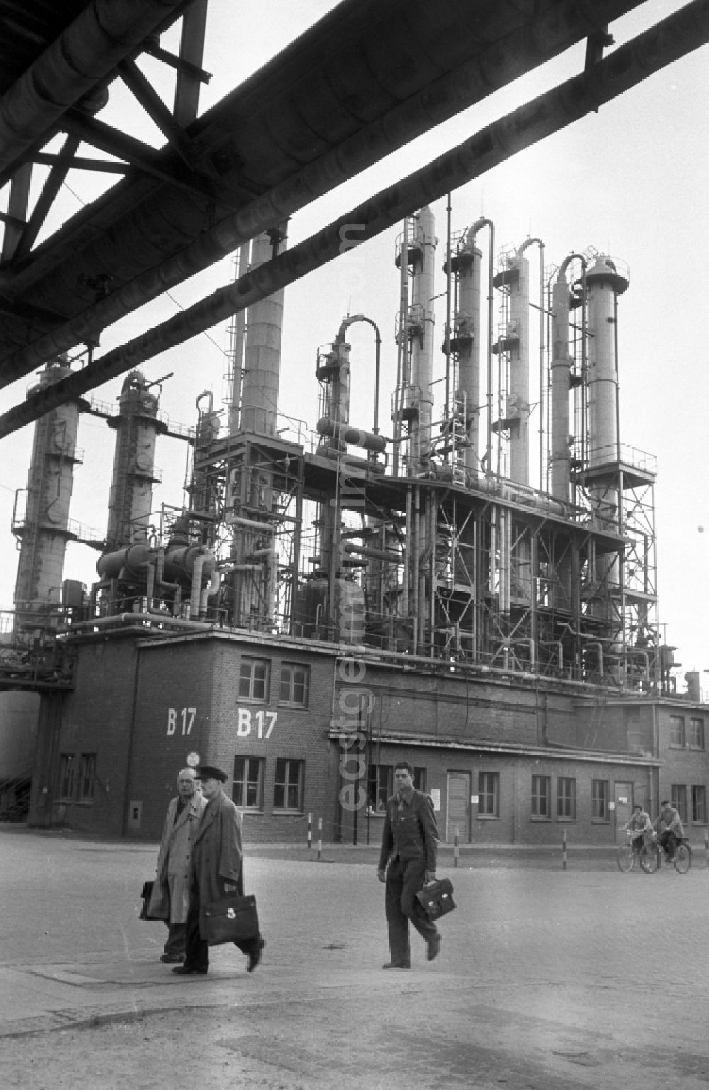 Schkopau: Production facilities and production equipment of the VEB Chemische Werke Buna Schkopau in Schkopau, Saxony-Anhalt on the territory of the former GDR, German Democratic Republic