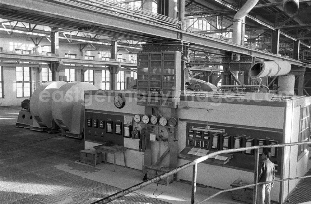 GDR photo archive: Schkopau - Production facilities and production equipment of the VEB Chemische Werke Buna Schkopau in Schkopau, Saxony-Anhalt on the territory of the former GDR, German Democratic Republic