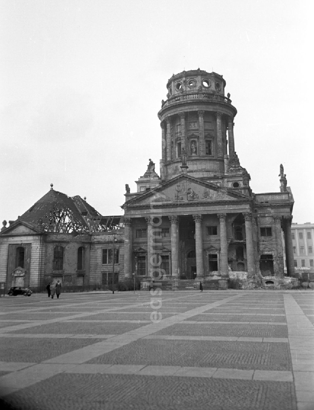 Berlin: Ruins of the French Cathedral at the Gendarmenmarkt in Berlin East Berlin on the territory of the former GDR, German Democratic Republic