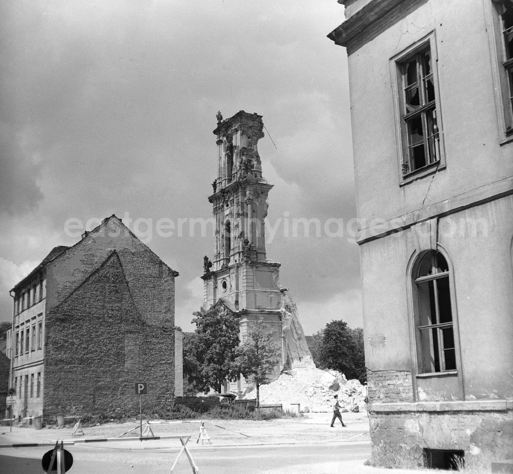 GDR photo archive: Potsdam - Ruins Remains of the facade and roof construction of the Potsdam Garrison Church before the demolition of the bell tower on Breite Strasse in the Innenstadt district of Potsdam, Brandenburg in the territory of the former GDR, German Democratic Republic